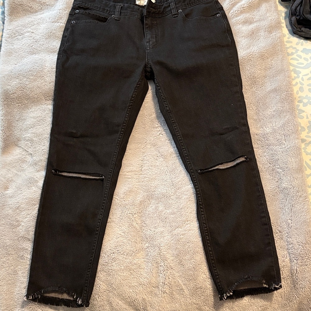VGC Women’s Free People Black Distressed Women's Jeans size 29